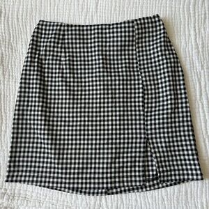 Wild Fable Black & White checkered skirt w/ slit